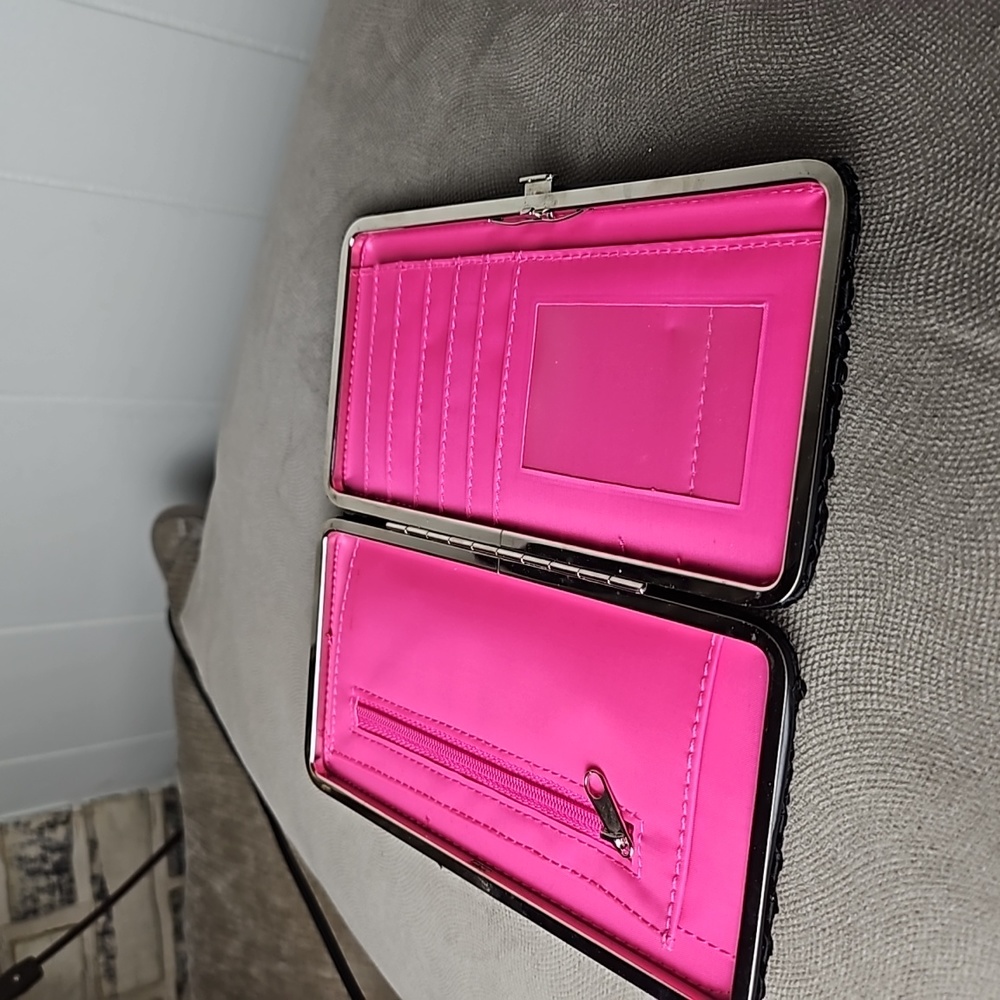 Sequin Wallet - Picture 3 of 4